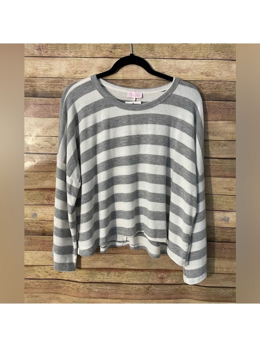 Pink Lily Women’s Gray White Cropped Striped Blouse Shirt Top Size: Medium NWT